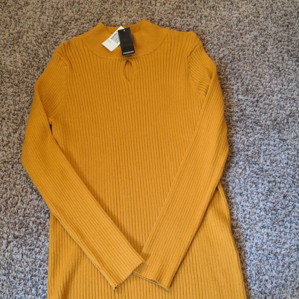 Turtleneck long sleeve shirt with key hole neck